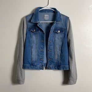 Juniors denim jacket size Large